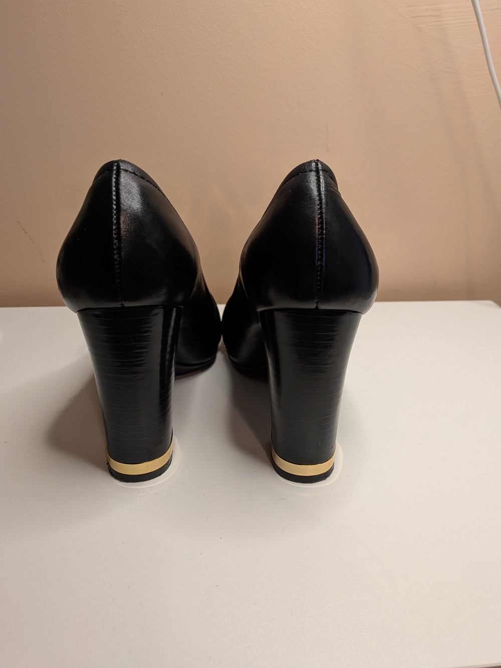 Tory Burch Black Leather Gold Stud Block Heel Pumps Size 7 - Picture 5 of 14